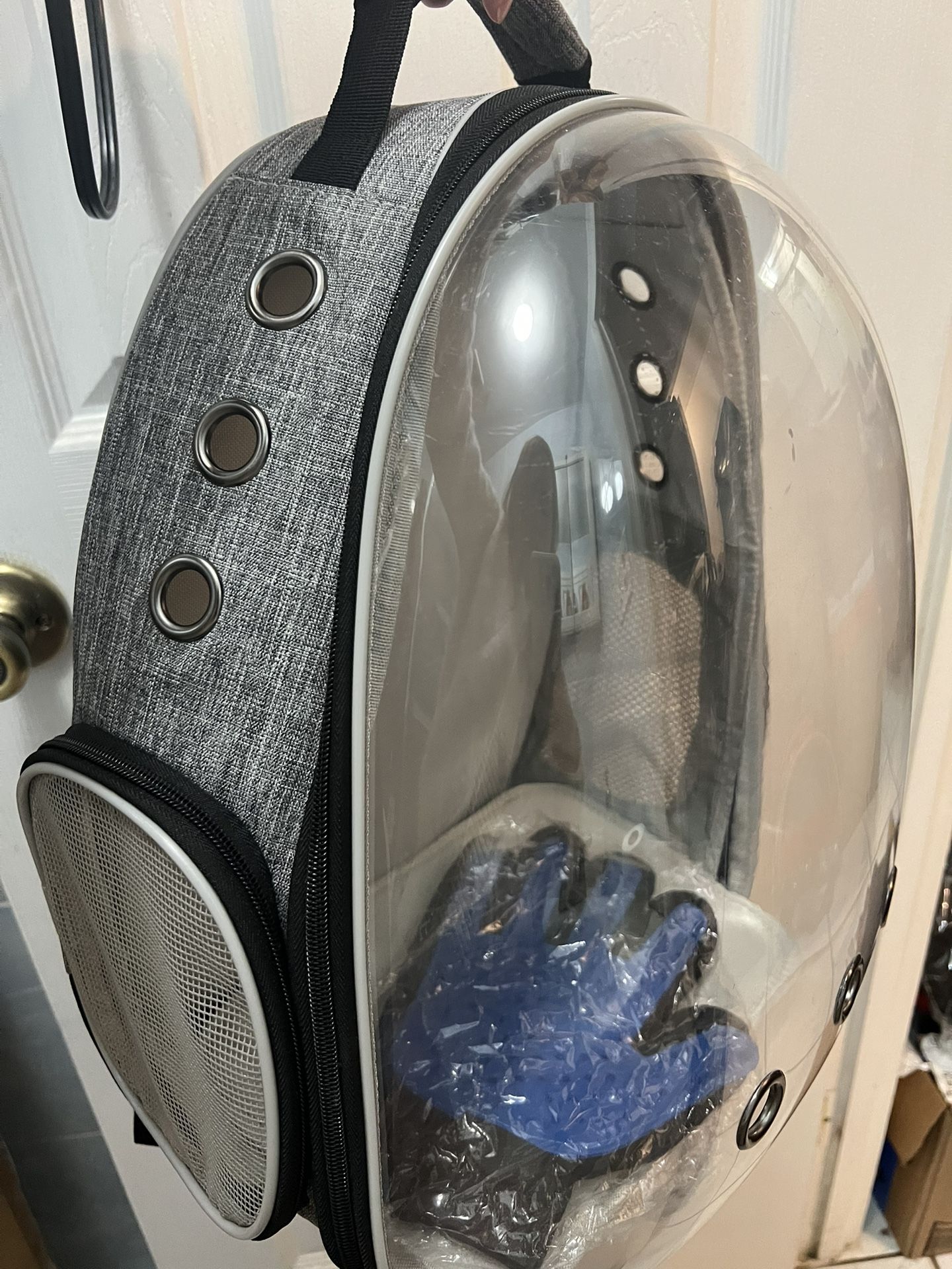 Pet Carrier Backpack With Grooming Glove - photo 2