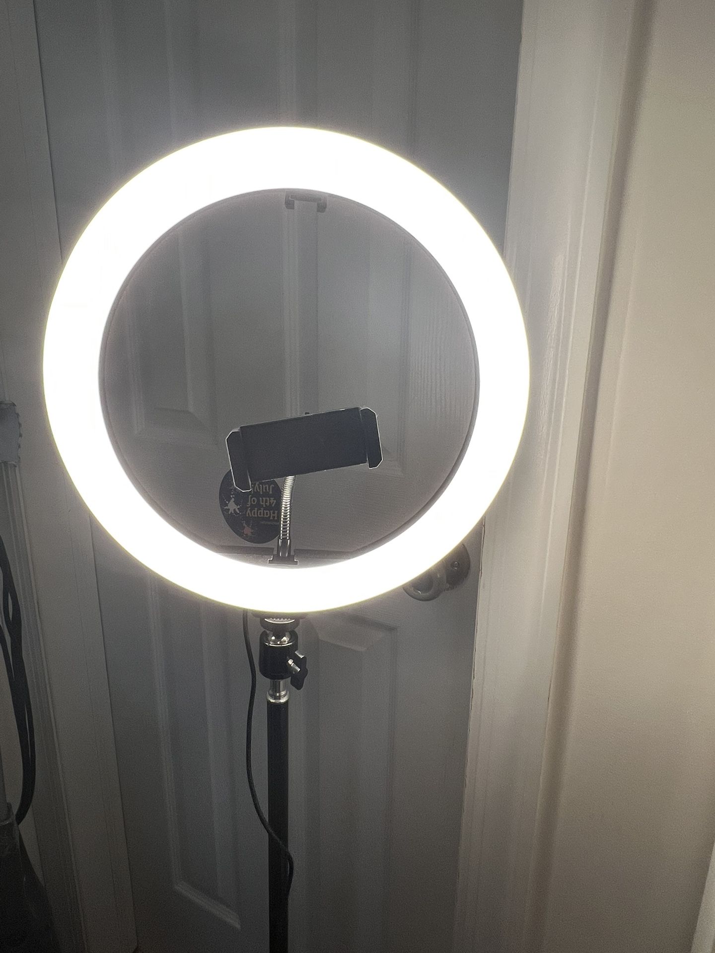 Dimmable Ring Light w/ Adjustable Stand - Like New - photo 5