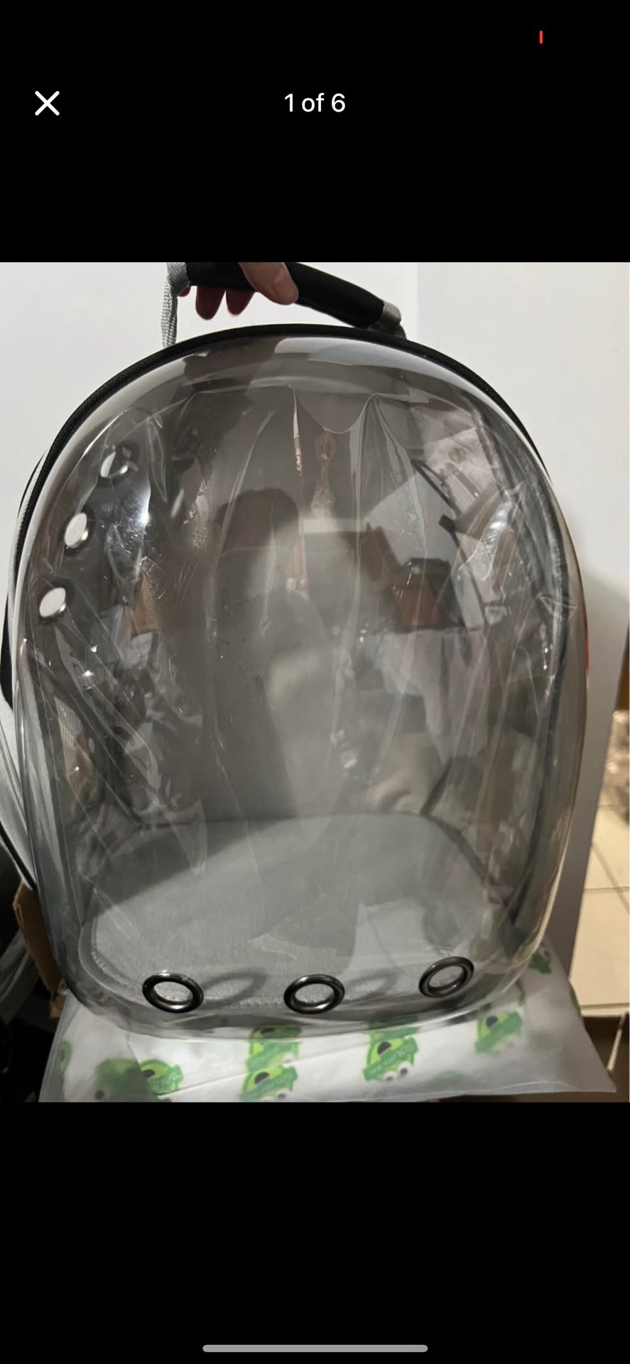 Extendable Pet Carrier - Needs Cleaning & Scratch Repair