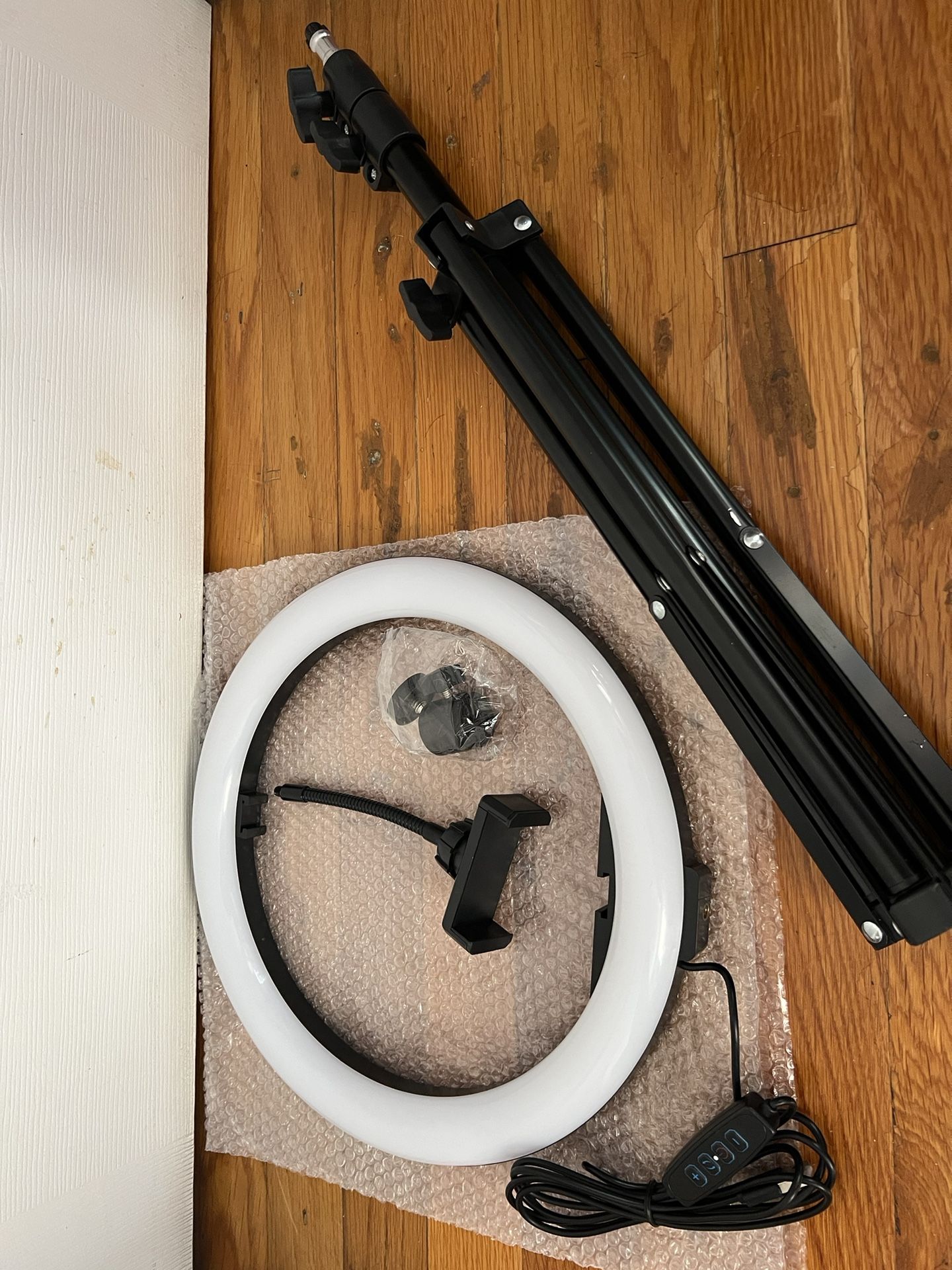 12" Dimmable Ring Light with Tripod Stand - photo 4