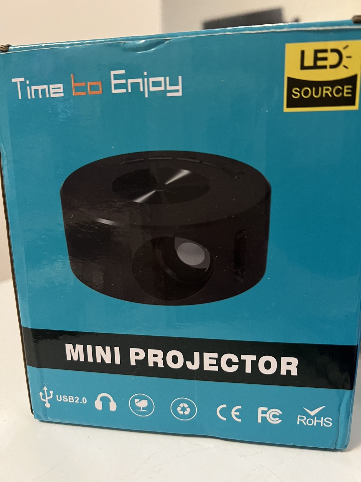 Mini Projector Brand New - photo 2