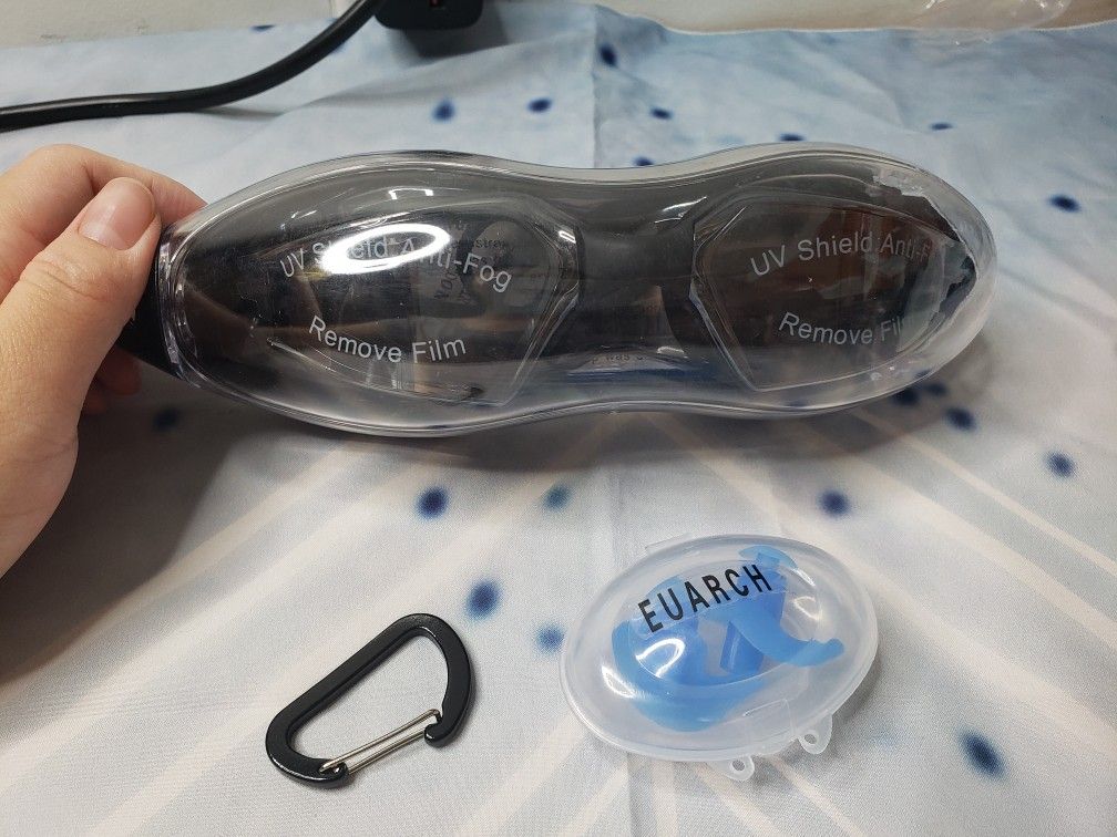 Swimming Goggles with Ear Plugs - photo 2