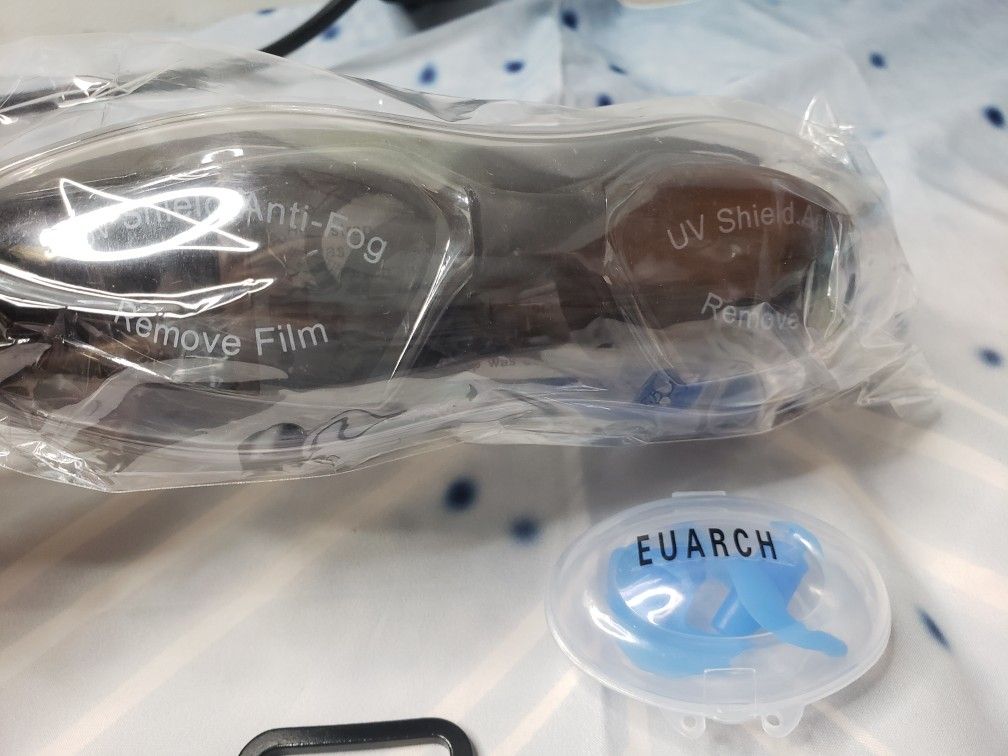 Swimming Goggles with Ear Plugs - photo 3
