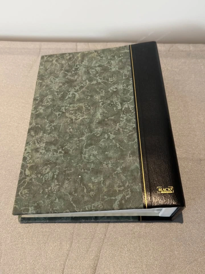 7 1/2 x 10" Photo album (200 photos) from Blacks - photo 3