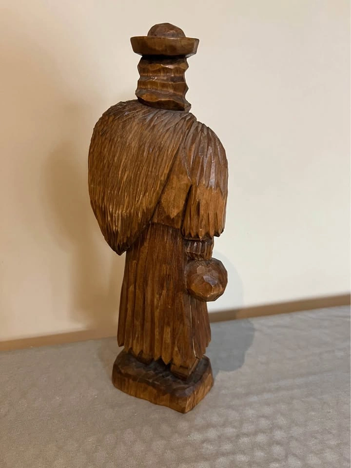 Vintage 14" tall wood carved Hungarian Shepherd - photo 2