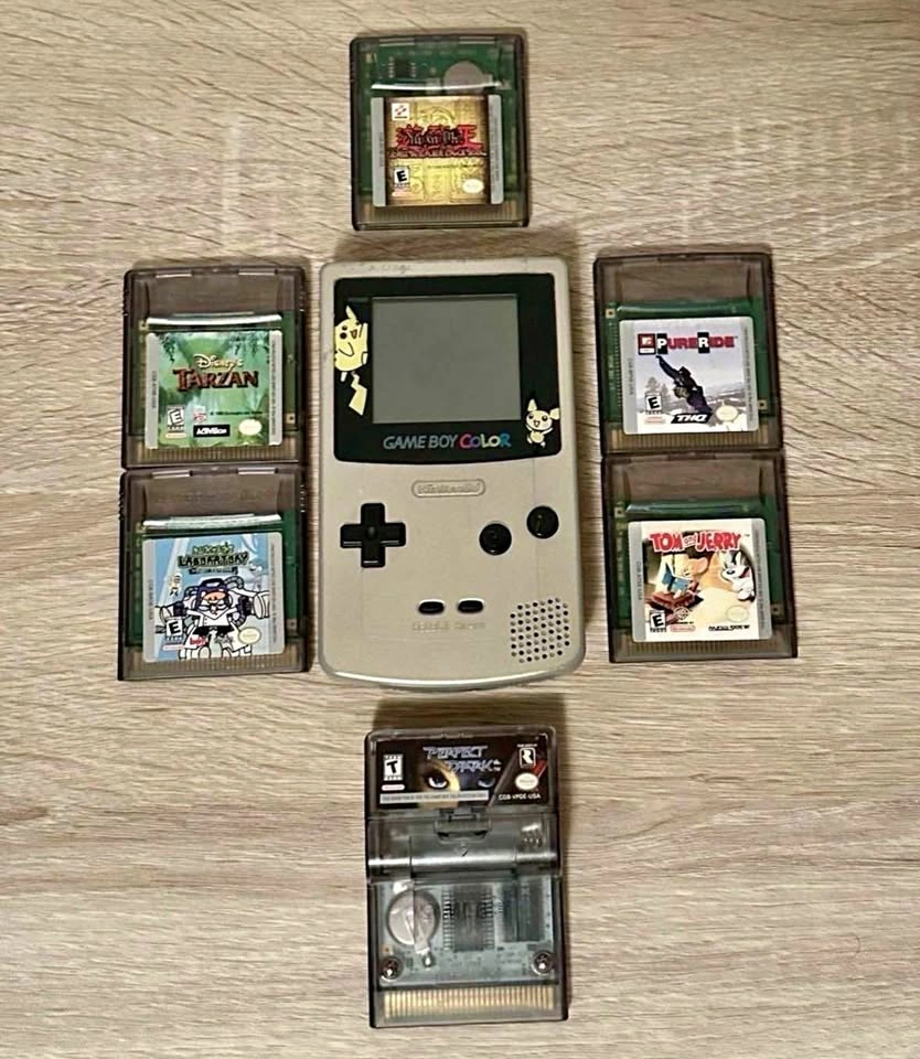 Game Boy Color Pokémon Limited Edition Bundle