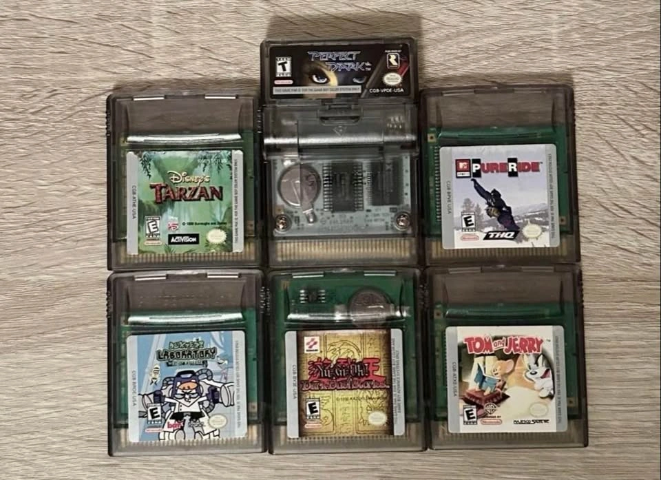 Game Boy Color Pokémon Limited Edition Bundle - photo 4