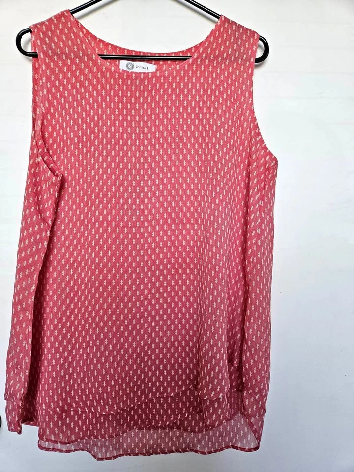 Women sleeveless top size M