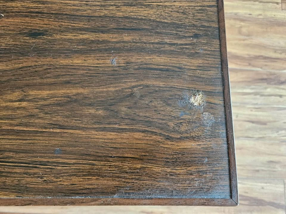 Coffee table with wheels- good condition - photo 5