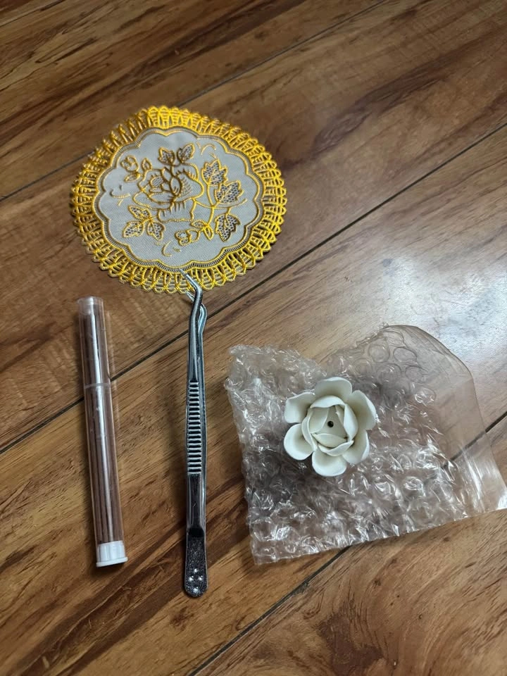 Lotus Flower Monk Backflow Incense Burner - photo 3