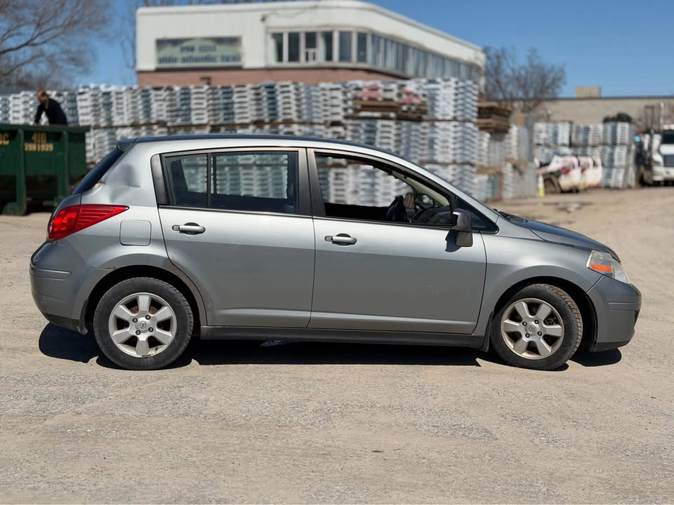 2008 Nissan Versa - photo 2