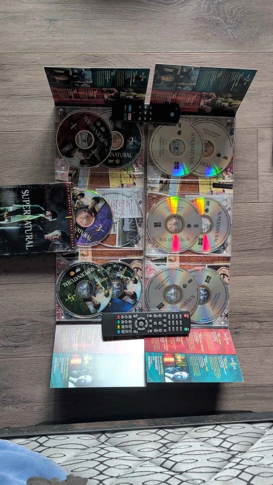 Supernatural Season 1-5 DVD Sets - photo 2
