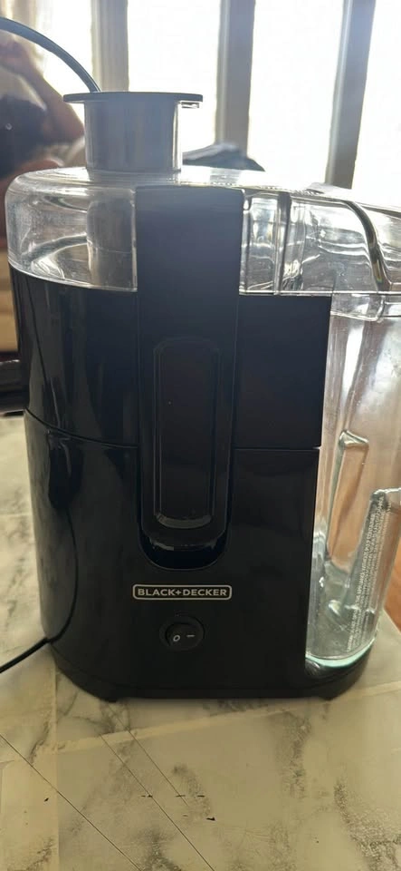 Black + Decker Fruit & Veggie Juice Extractor - photo 2