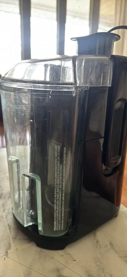 Black + Decker Fruit & Veggie Juice Extractor - photo 3