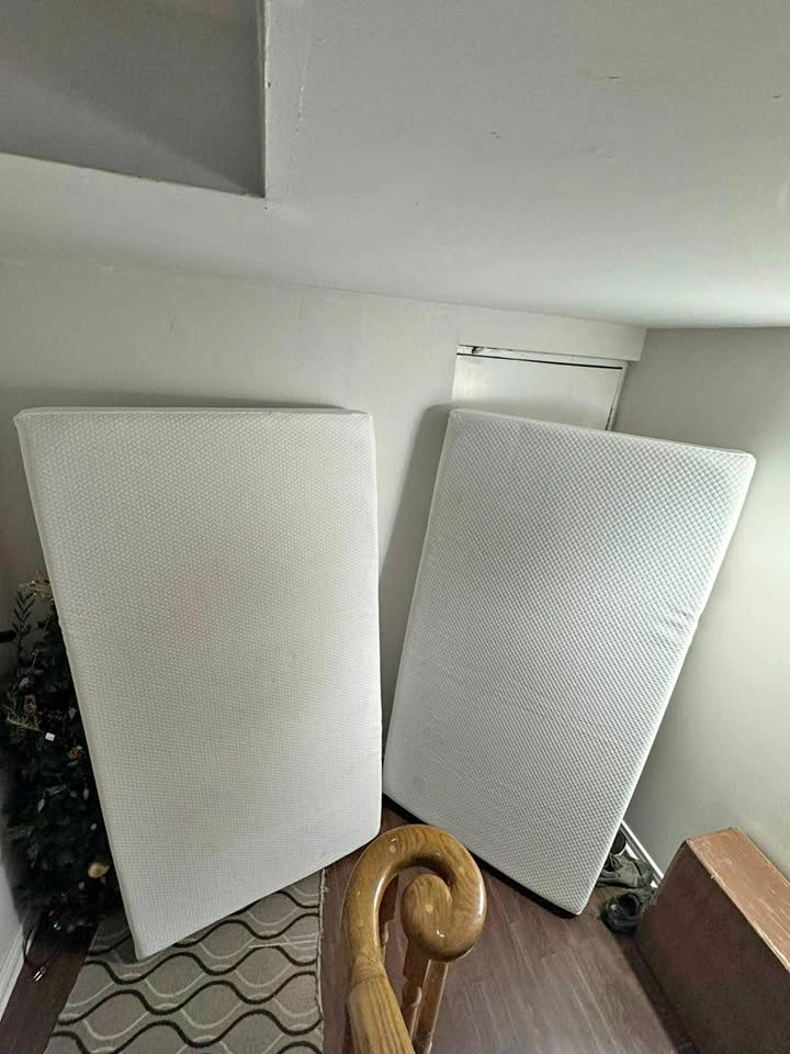 Single bed mattress