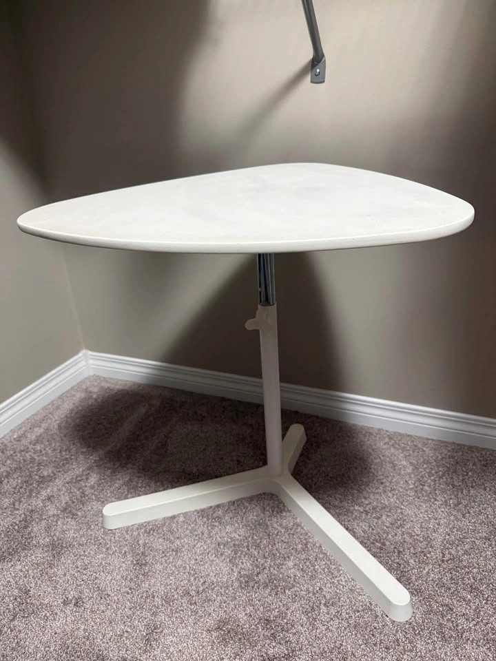 Adjustable Laptop Table - photo 2