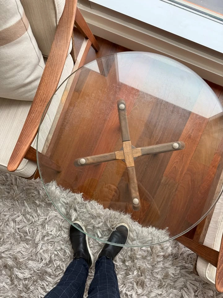 MCM Walnut & Glass Side Table - Adrian Pearsall Style - 1960s - photo 3