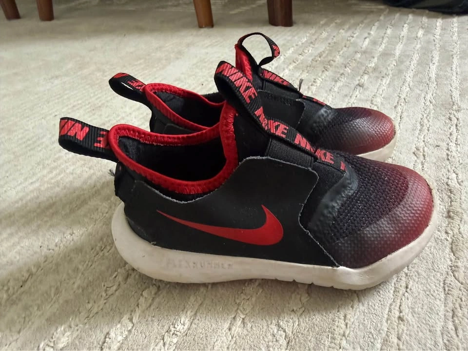 Nike Flex Runner 2 Kids SIZE 9C - photo 2