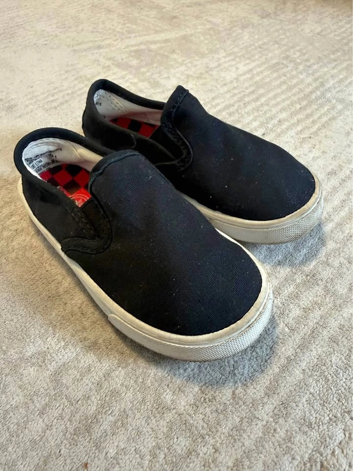 Wonder Nation kids Sneakers SIZE 8