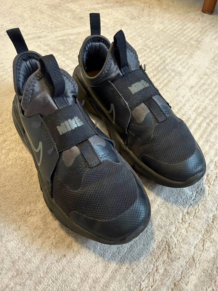 Nike Flex Runner 2 SIZE 1Y