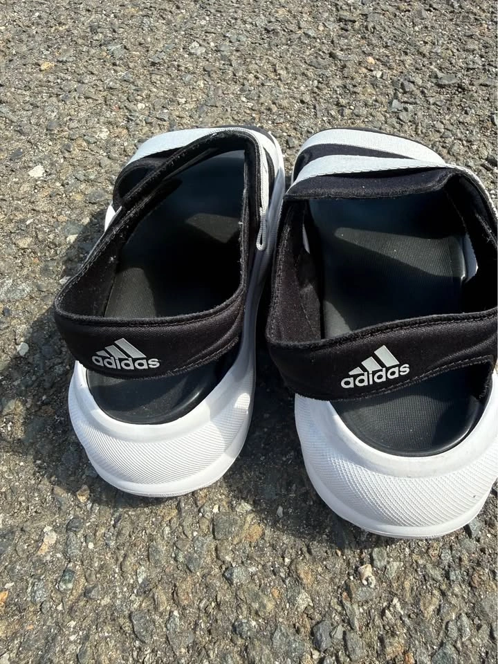Kids SIZE 1 Sandals - photo 3