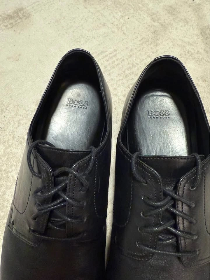 Authentic Hugo Boss Dress Shoes Size 11 - photo 2