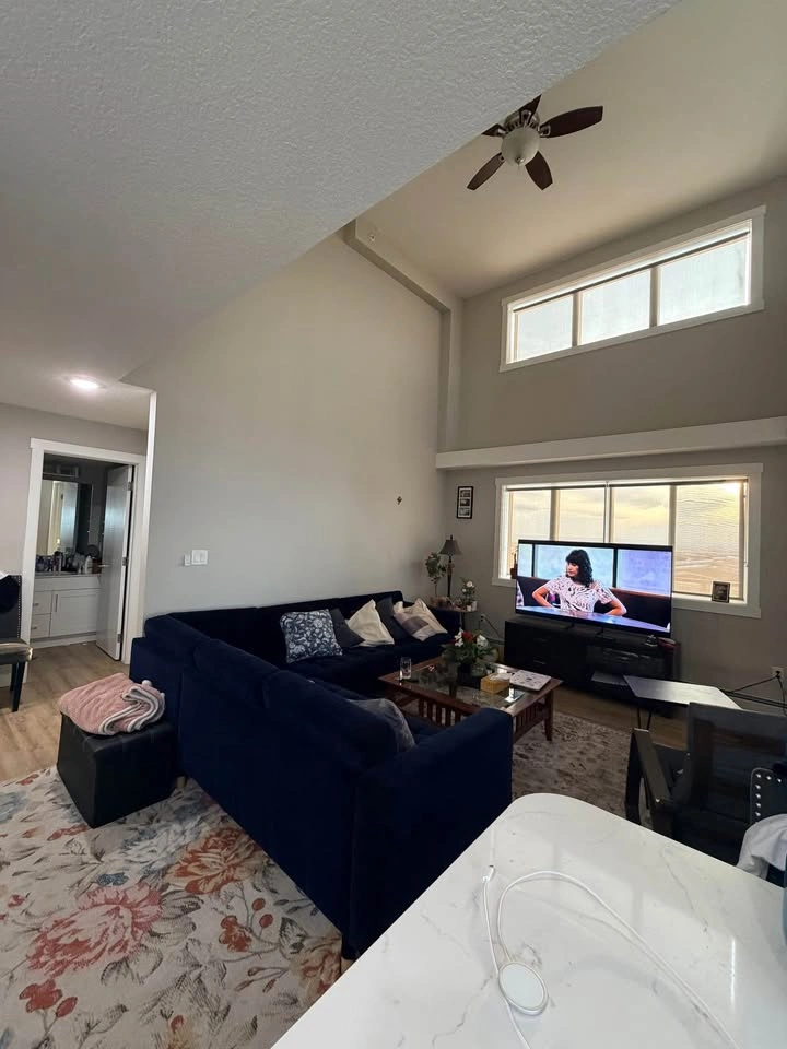 Huge IKEA sectional (less than 1 year old) - photo 4