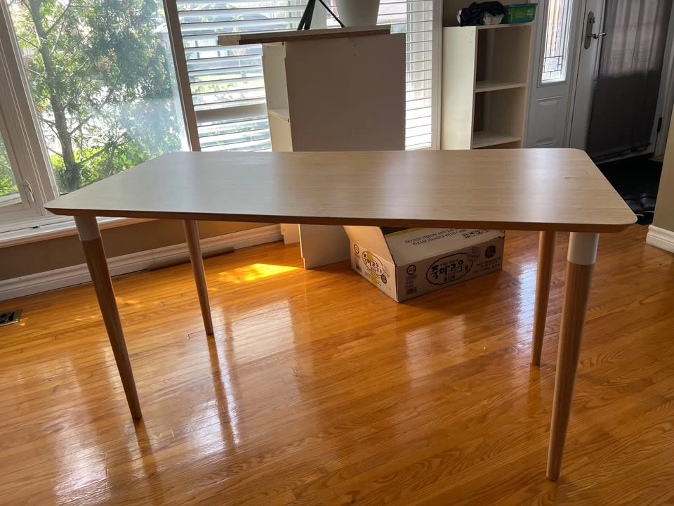 IKEA Table - Great Condition, Clean & Sturdy - photo 2