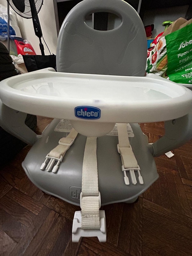 Chicco Pocket Snack Booster Seat - Like New