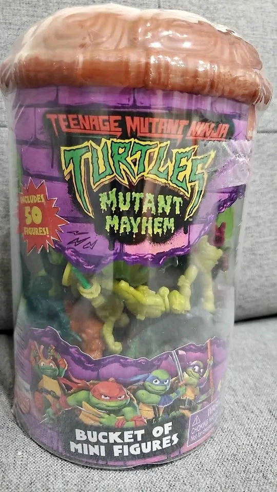 Teenage Mutant Ninja Turtles 2-Inch, Bucket of 50 Mini Figures