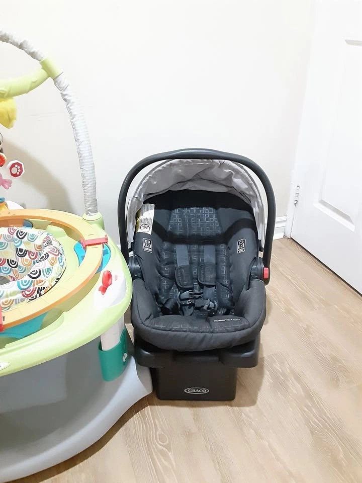 Graco Infant Car Seat & Bright Star Jumper Combo - photo 2