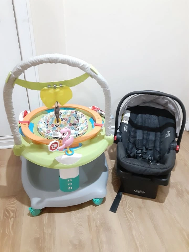 Graco Infant Car Seat & Bright Star Jumper Combo - photo 3