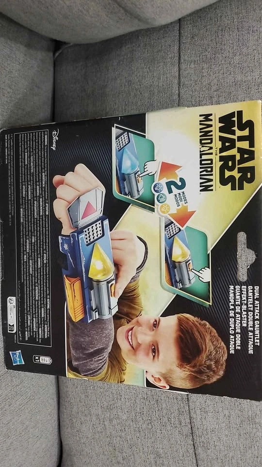 STAR WARS The Mandalorian Dual Attack Gauntlet - photo 2
