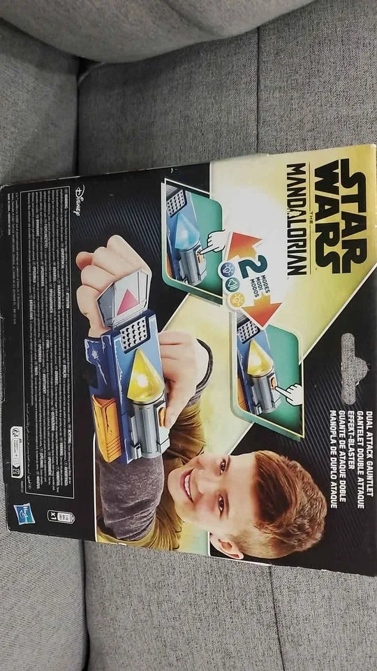 STAR WARS The Mandalorian Dual Attack Gauntlet - photo 2