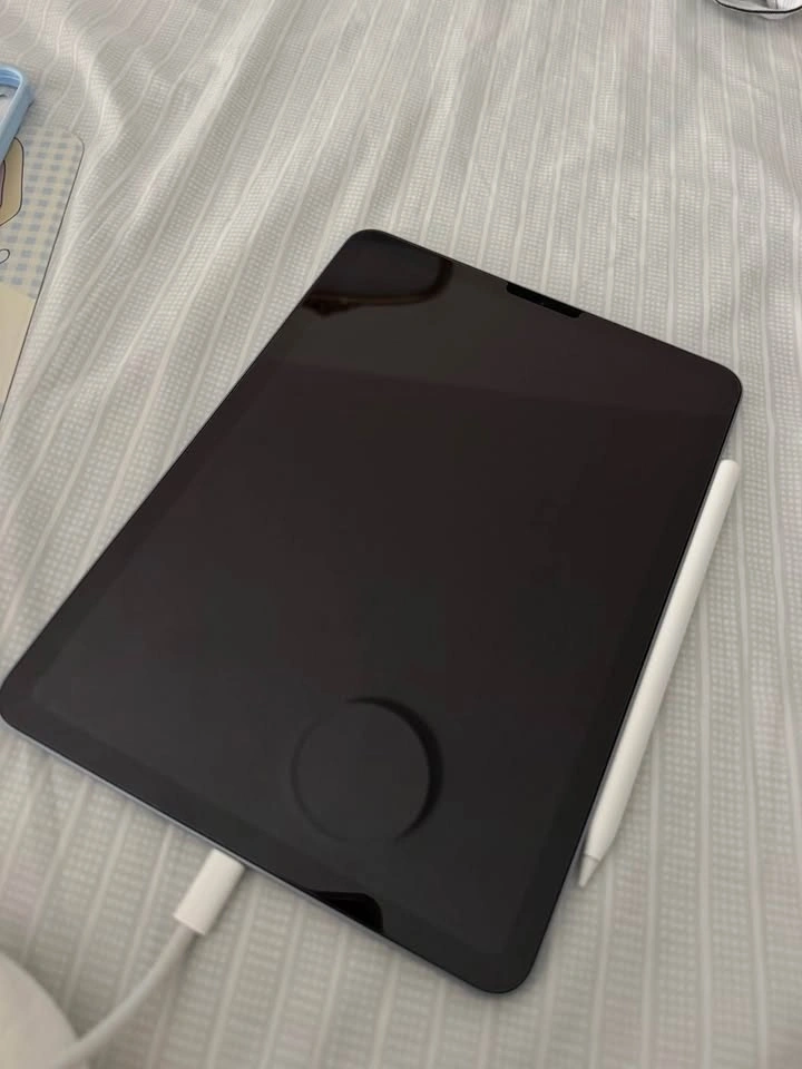 iPad Air 4 (256GB) + Apple Pencil 2 – Excellent Condition - photo 2