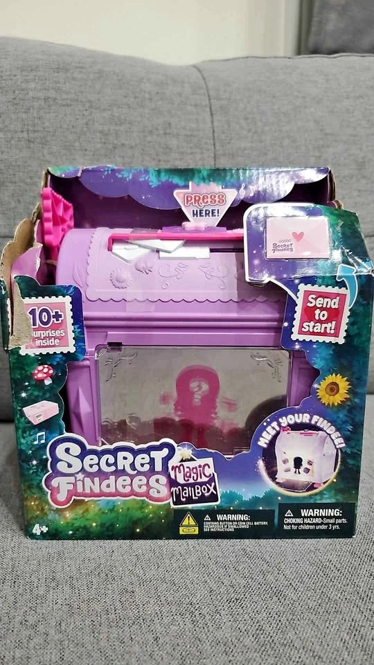 Secret Findees Magic Mailbox