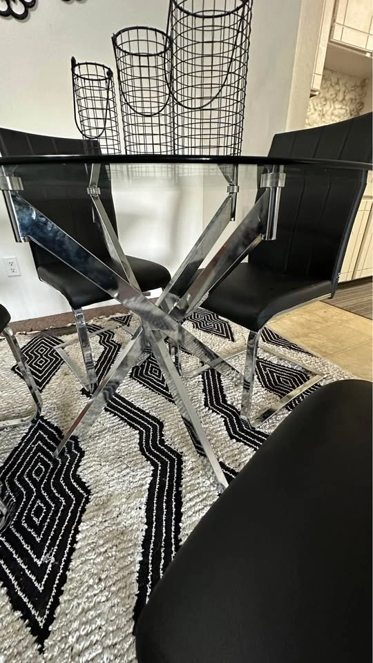 Glass round table with chairs - photo 3