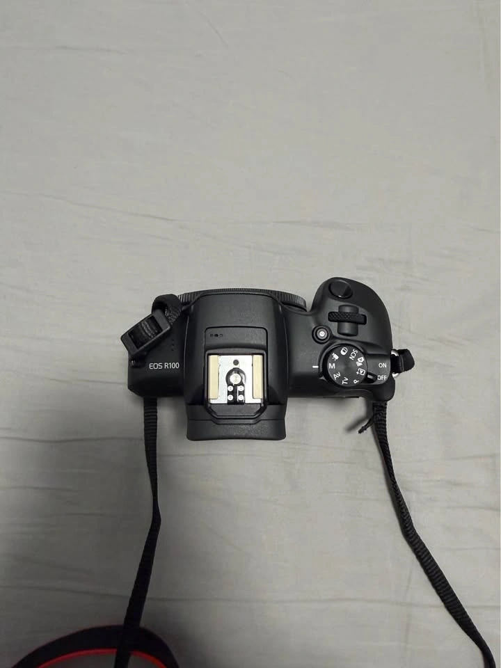 Canon R100 Bundle - photo 3