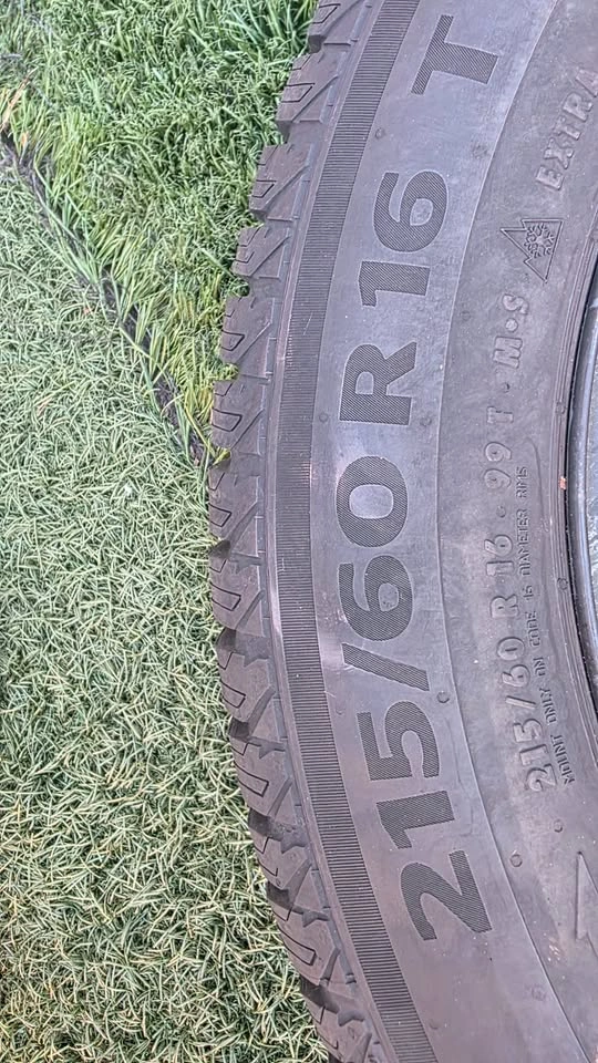 215/60/16 Continental Winter Tires w/ VW Rims 5x112 - photo 5