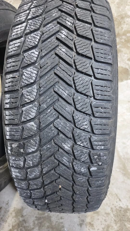 245/60/18 Michelin Winter Tires - photo 5