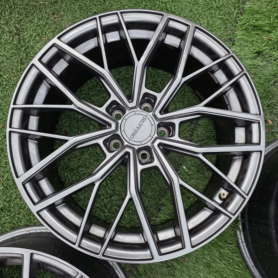 18 inch Ruffino Teknik Alloy Rims 5x112 - Like New - photo 5