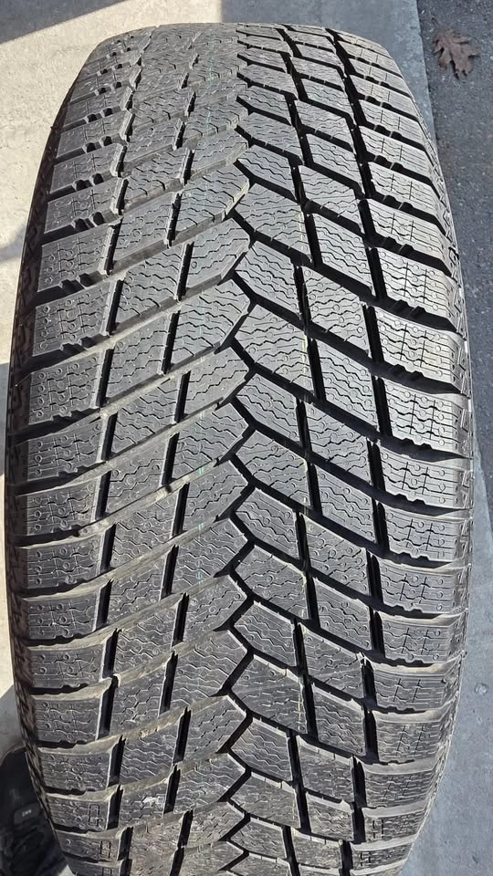 225/60/18 Continental UltimateContact Winter Tires - photo 5