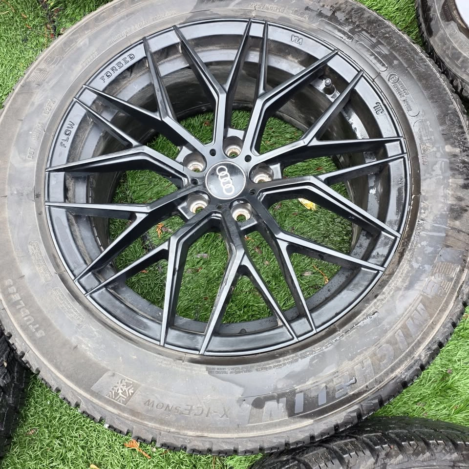 Michelin Winter Tires w/ Rims - 225/60R18 - photo 5