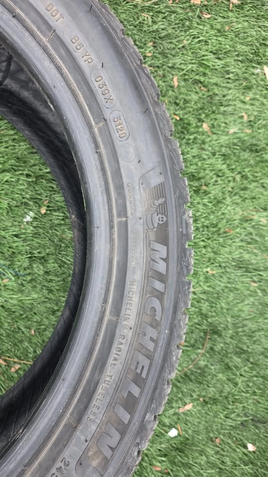 245/45/19 Michelin Winter Tires - 90% Tread - photo 3