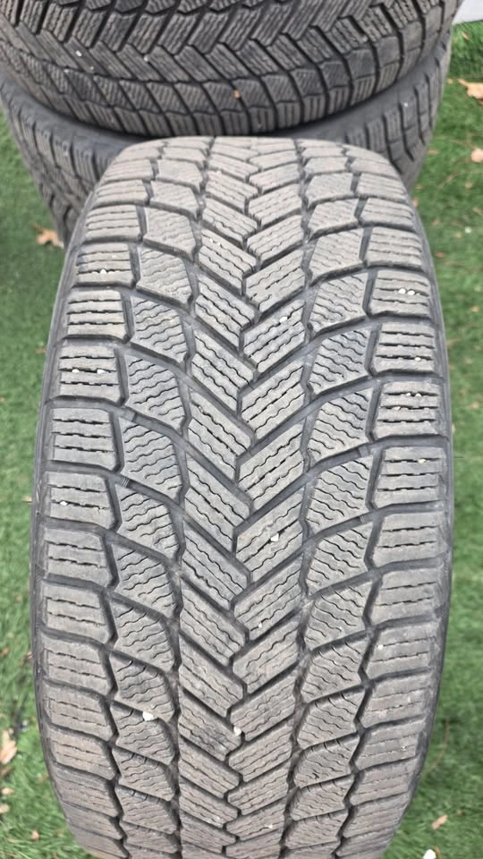 245/45/19 Michelin Winter Tires - 90% Tread - photo 5