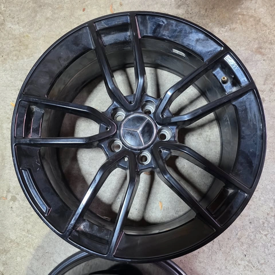 2 Black Alloy Rims - Like New - photo 3