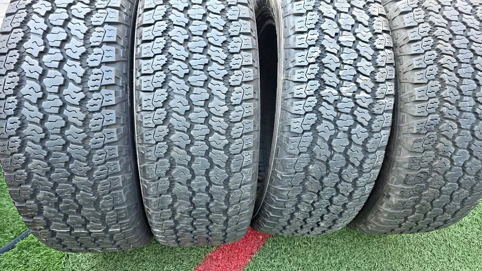 255/65/19 Goodyear Wrangler All-Terrain Tires - 90% Tread