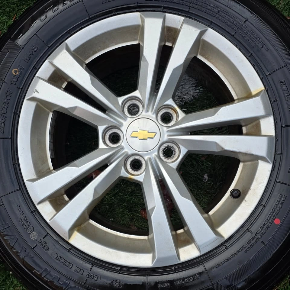 225/65/17 Hilo All Season Tires w/ Chevy OEM Rims 5x120 - photo 2