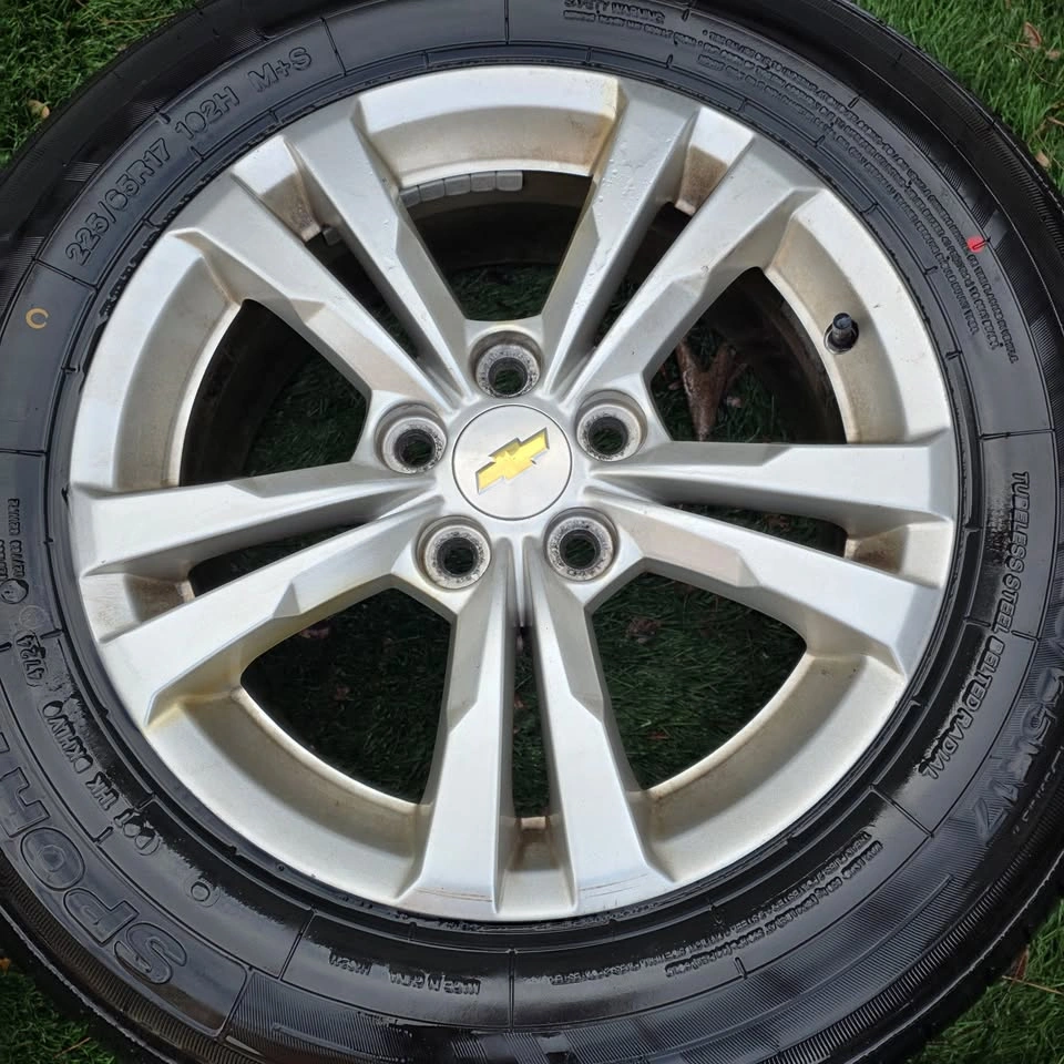 225/65/17 Hilo All Season Tires w/ Chevy OEM Rims 5x120 - photo 4