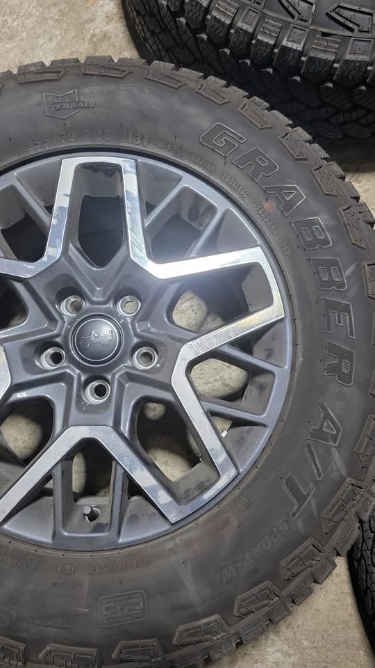 255/70/18 General A/T Tires - Like New (Tires Only) - photo 3